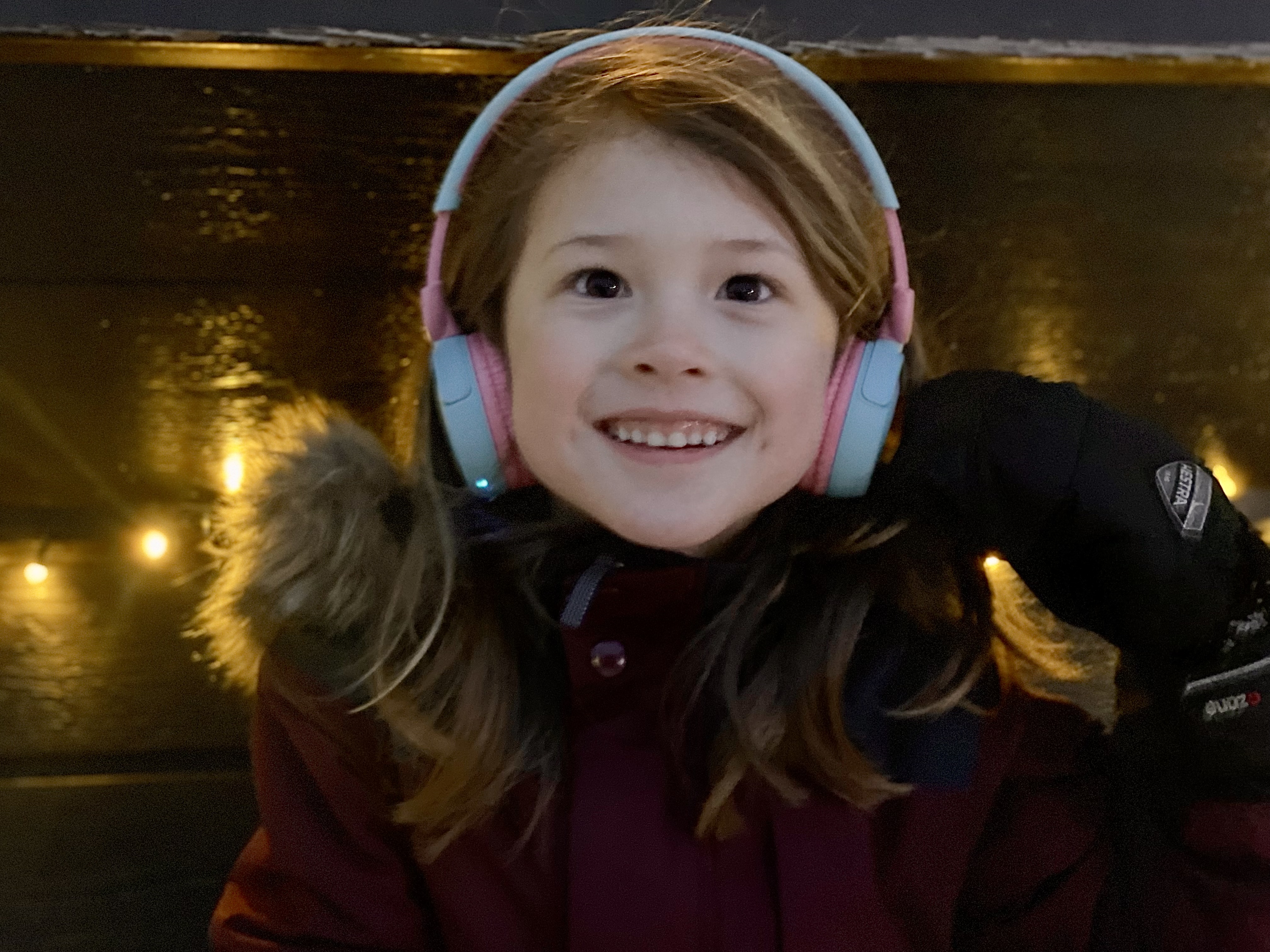 Her last Christmas gift; a headset to listen to her favorite: "IVE" - Adeline Lee Høie